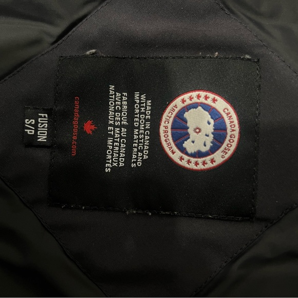 Canada Goose Parka - Picture 6 of 8
